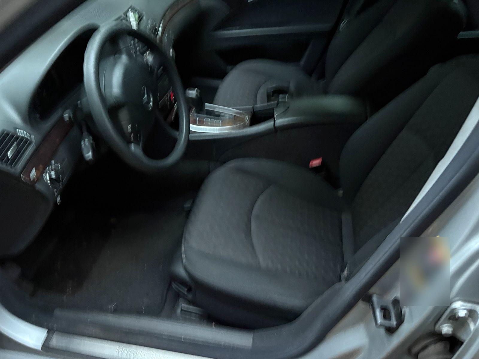 Mercedes-Benz E220 2004 — photo 6