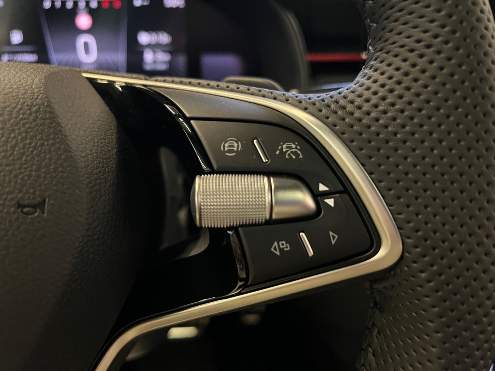 Fahrzeugabbildung SKODA Kamiq Monte Carlo 1.5 TSI DSG *AHK*