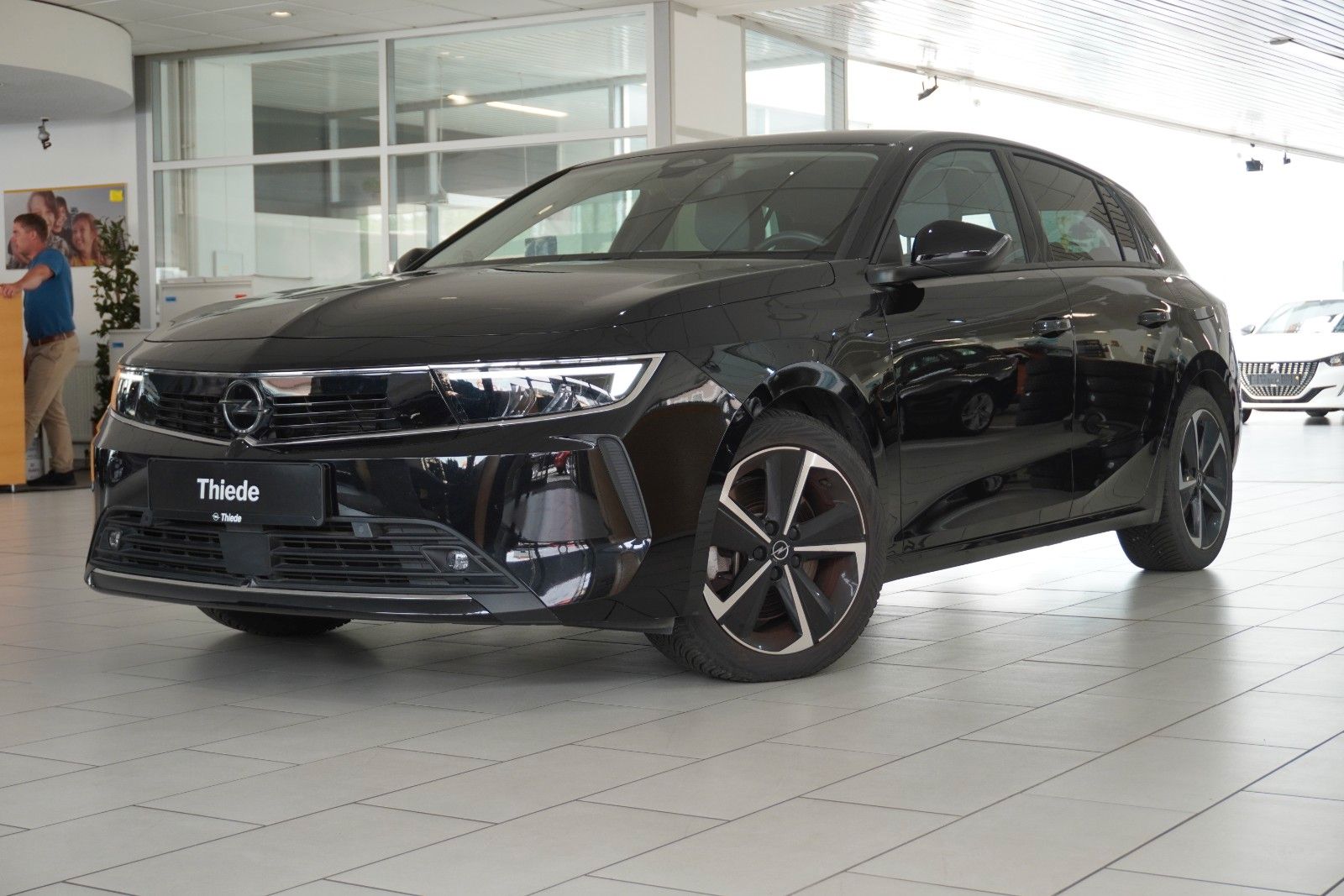 Fahrzeugabbildung Opel Astra L Lim. 1.6 HYBRID EDITION NAVI/KAMERA/AHK