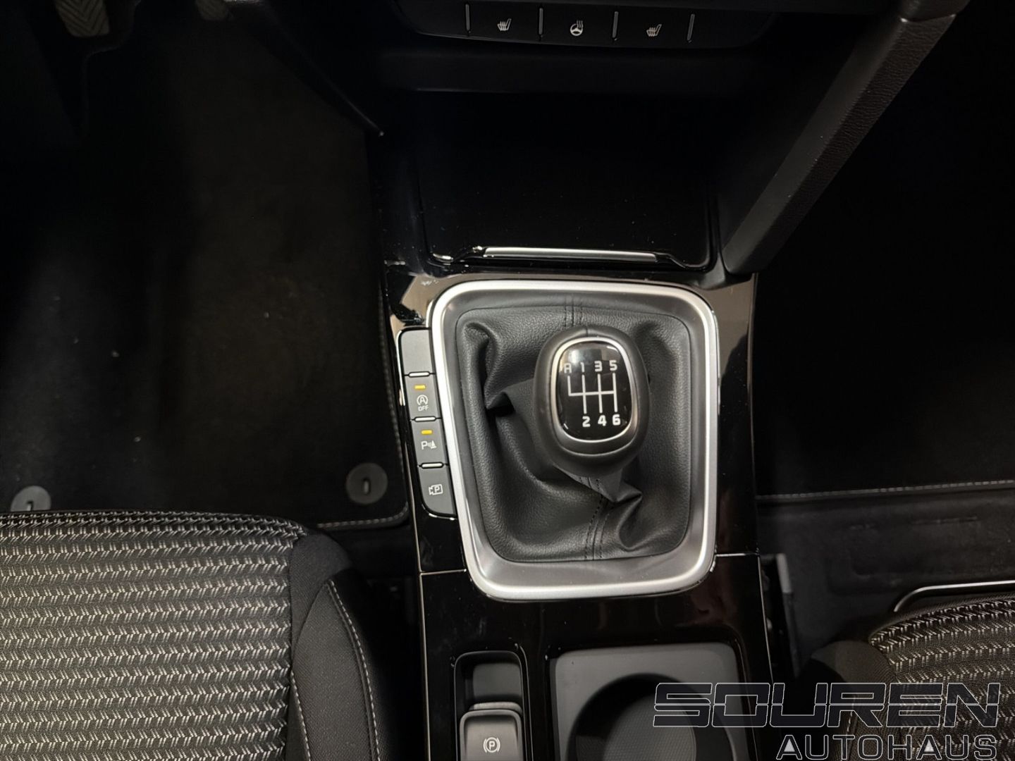 Fahrzeugabbildung Kia Ceed_sw 1.5 T-GDI Ultimate Edition NAVI+KEYLESS+