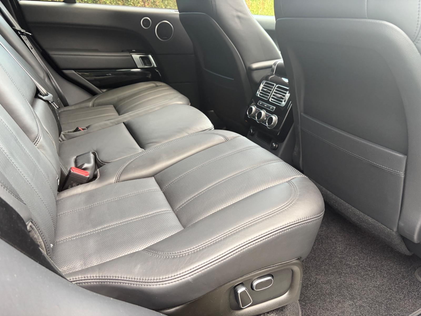 Range Rover Vogue 4.4 SDV8 340 ch • 76 500 km • Toit pano • Meridian • Caméra 360° • Sièges ventilés • 22"