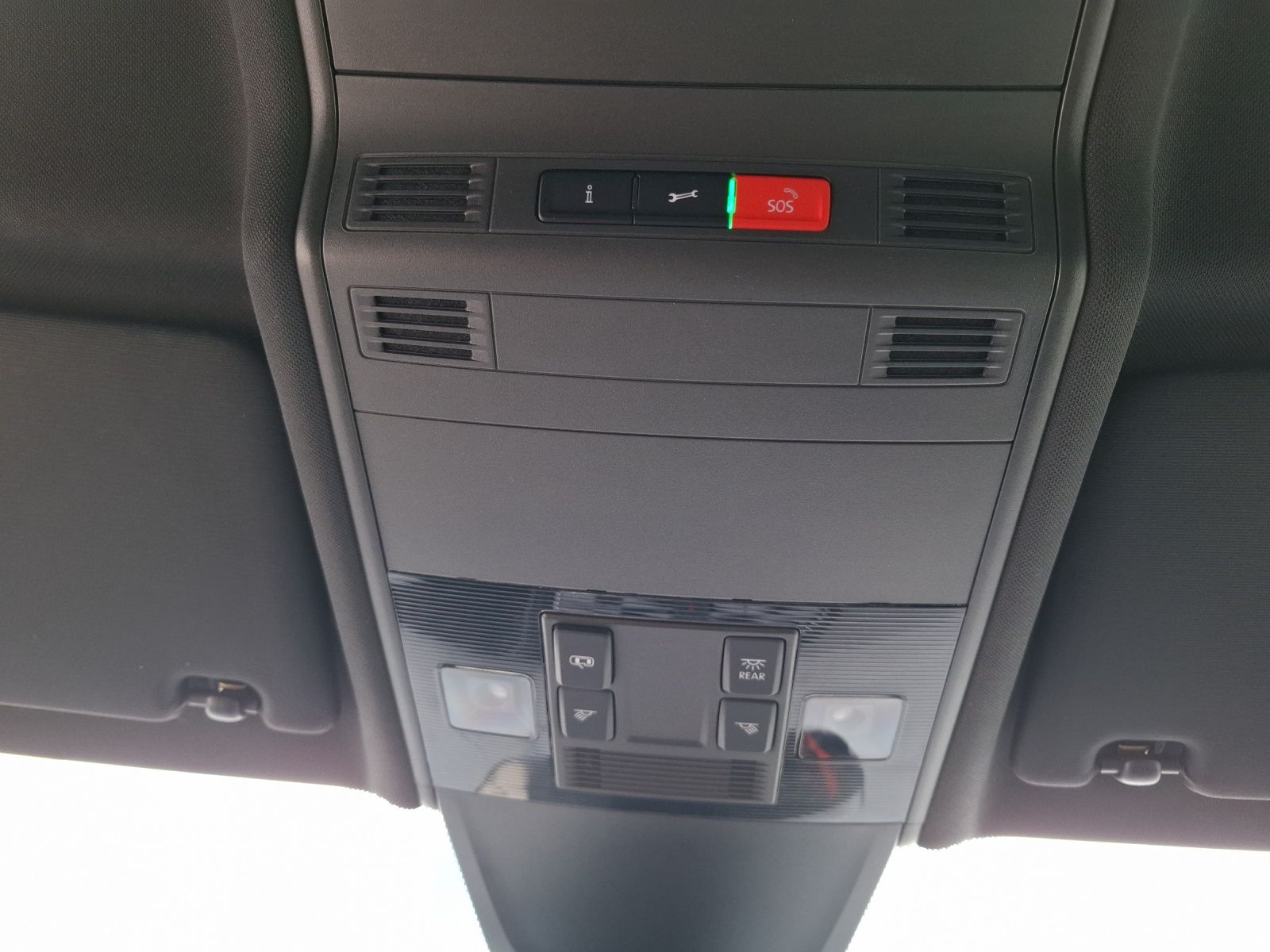 Fahrzeugabbildung Volkswagen Tiguan TDI R-Line DSG 4M Matrix AHK Navi AID ACC