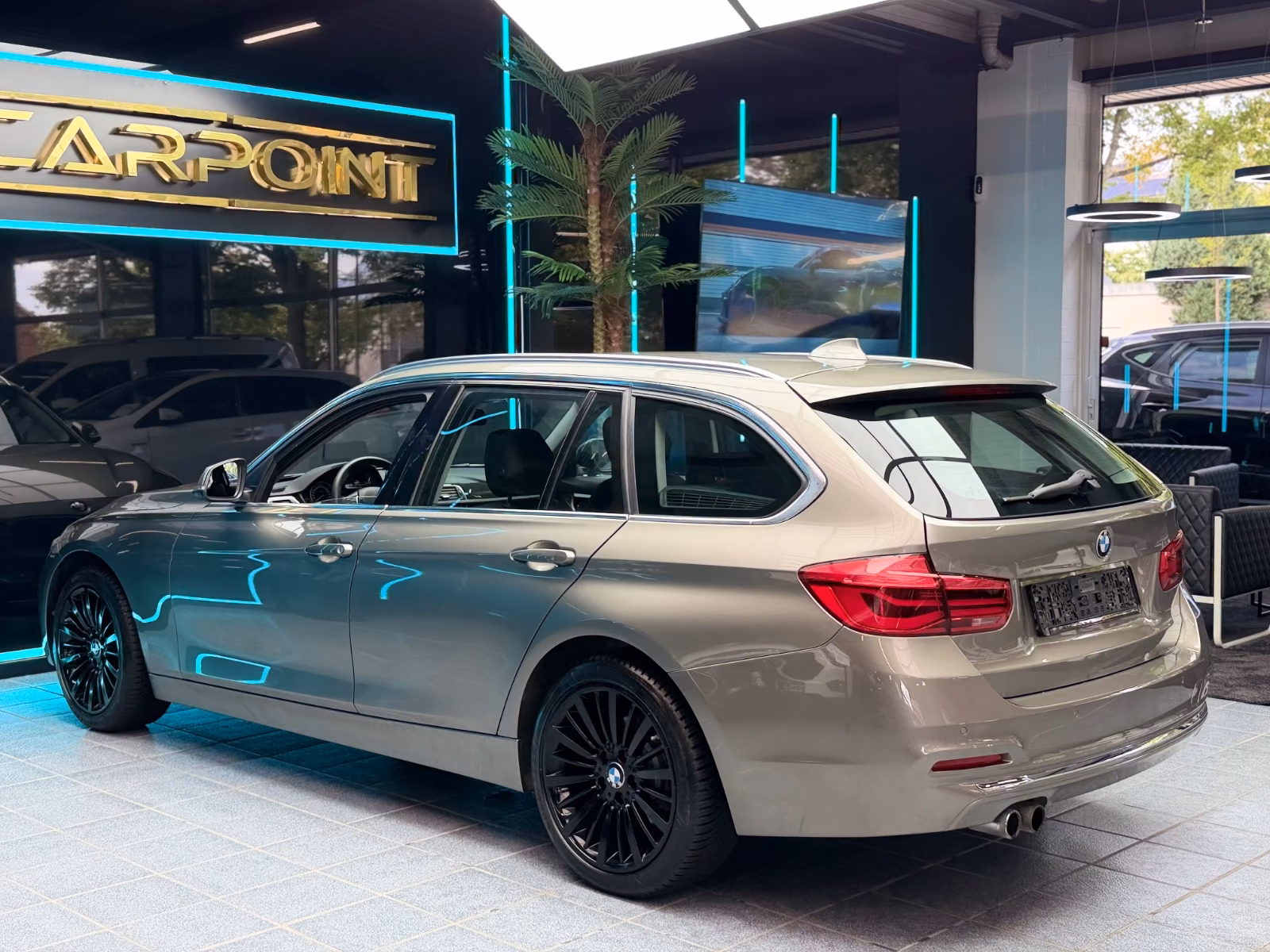 BMW 320 3 Touring 320 i xDrive Luxury Line/Volleder/