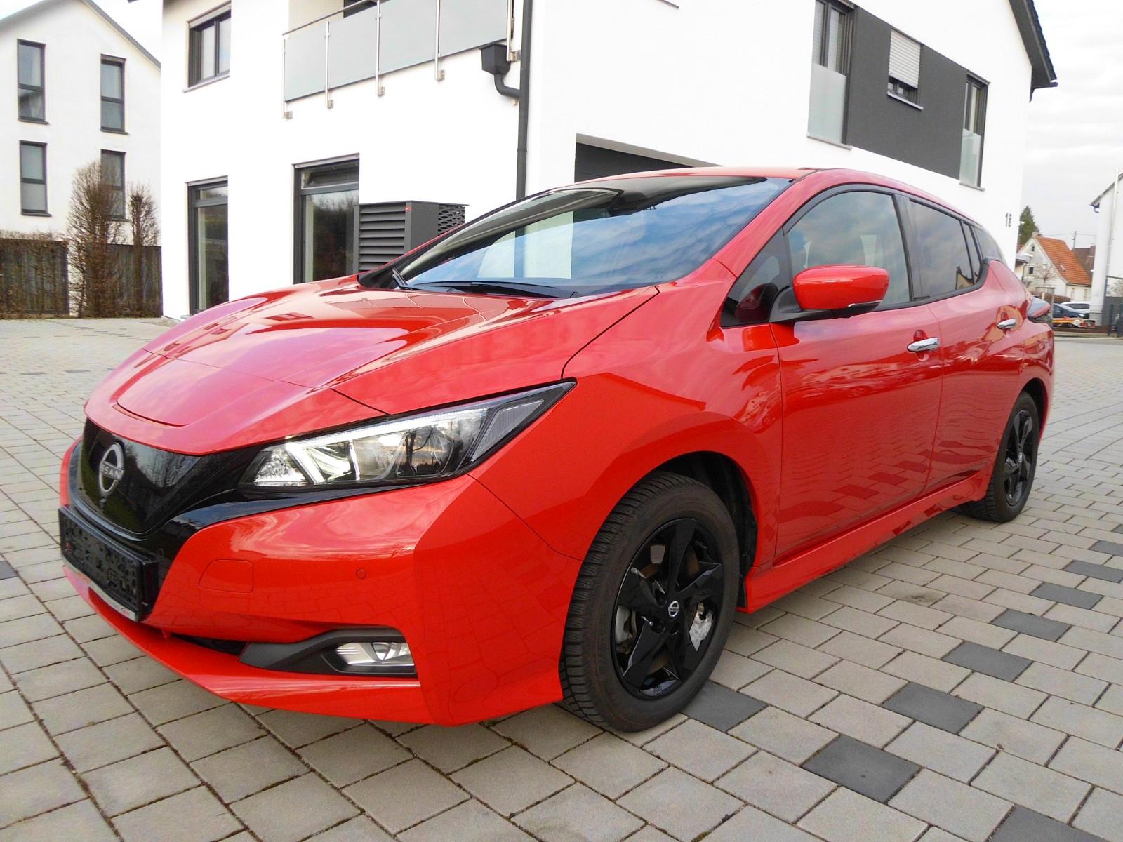 Nissan Leaf N-Connecta 40KWh 360°Kam. Tel:01738591488