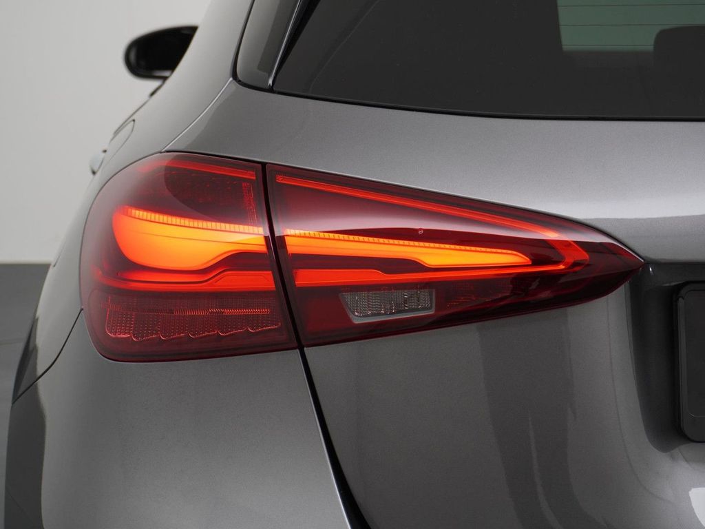 Mercedes-Benz A 180 Star Edition AMG Line | Panorama - Schiebe