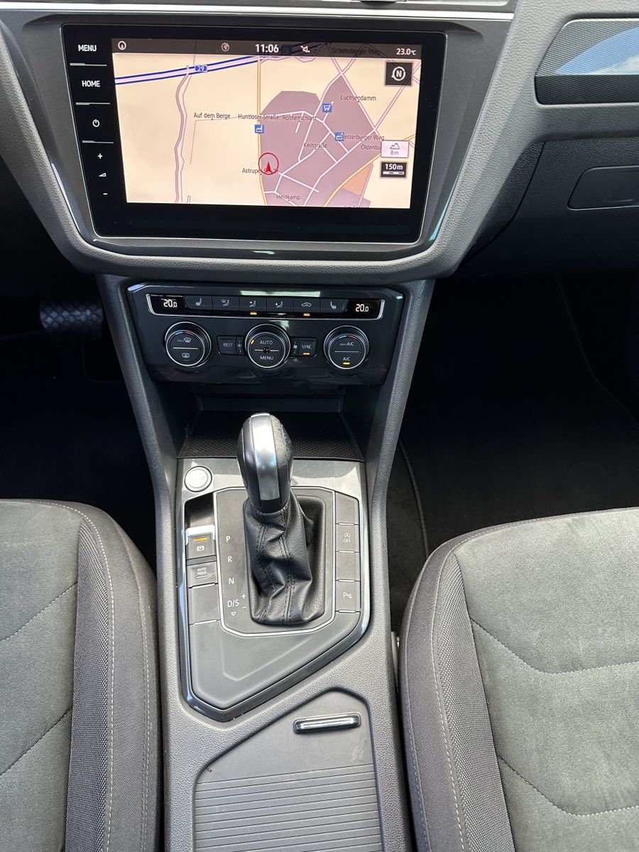 Fahrzeugabbildung Volkswagen Tiguan 2.0 TDI DSG R-Line NAV+LED+AHK+ACC+VCOCK