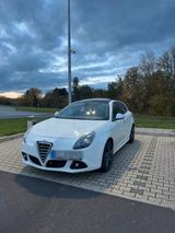 Alfa Romeo Giulietta Sportiva 170 Ps - Alfa Romeo Giulietta Sport mit Benzin-Antrieb