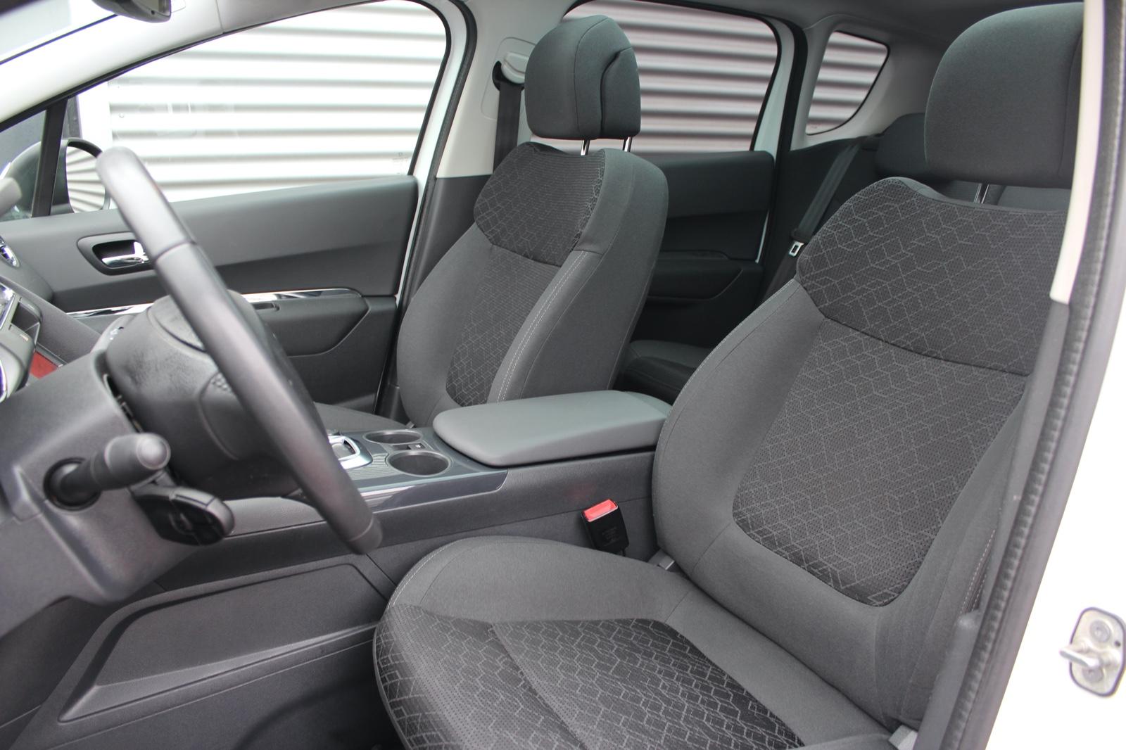 Peugeot 3008 ACTIVE AUTOMATIK KLIMA PANORAMA PDC