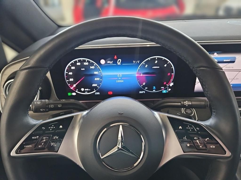 Fahrzeugabbildung Mercedes-Benz V 300 AVG extralang 8 Sitze STHZ AR ele.ST DISTR