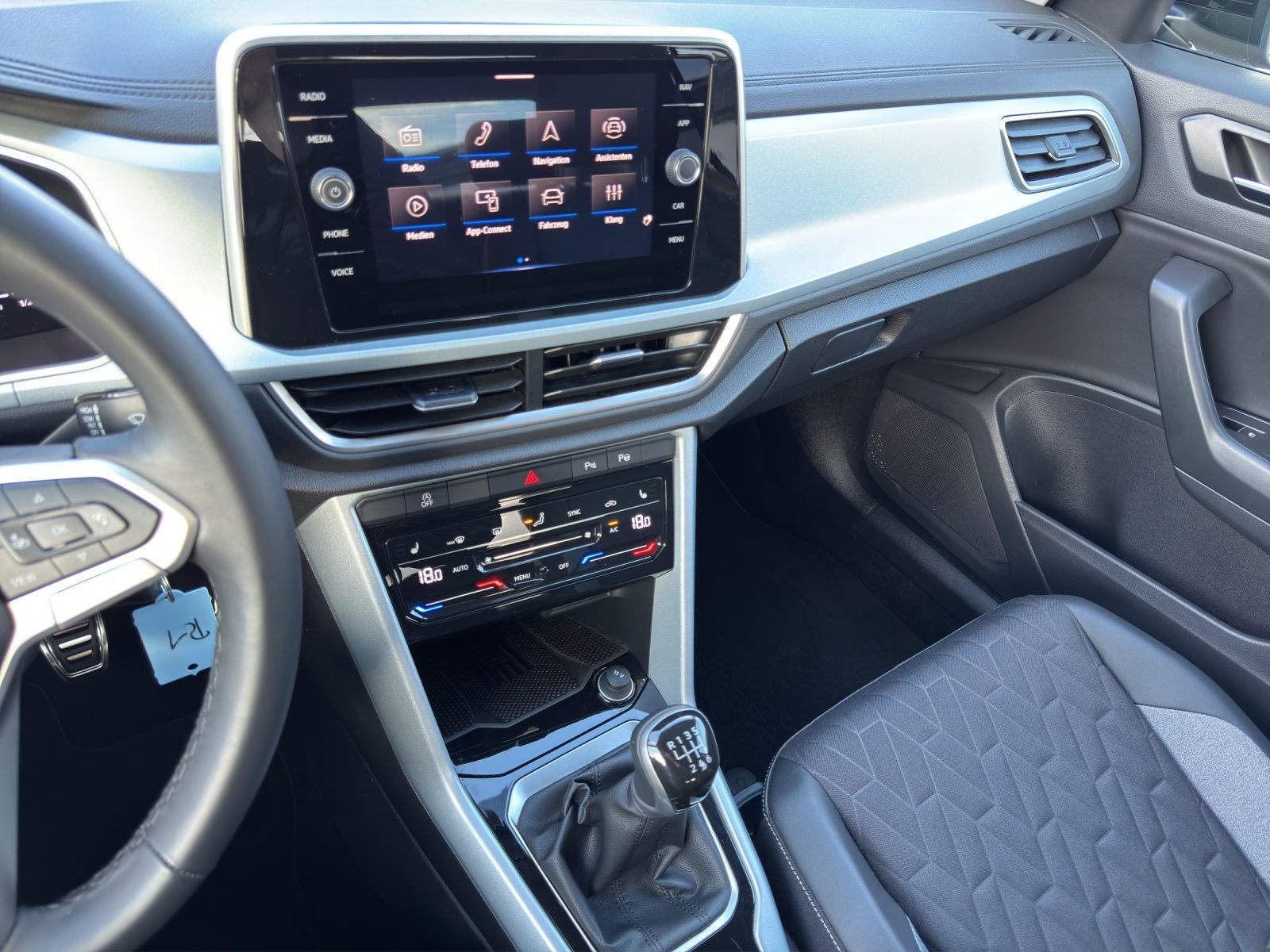 Volkswagen T-Roc - Bild 12