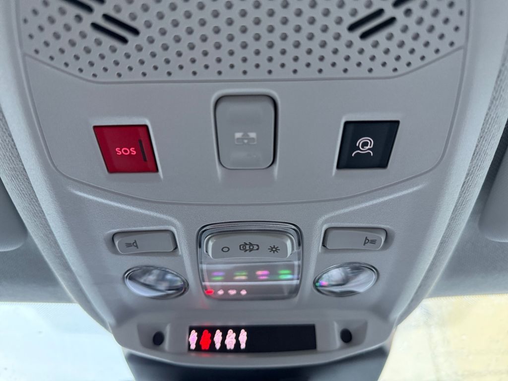 Fahrzeugabbildung Citroën C4 Hybrid 145 MAX - Vollausstattung*Massage*ACC