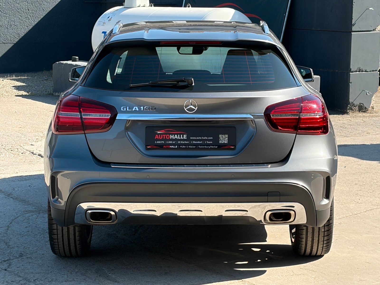 Fahrzeugabbildung Mercedes-Benz GLA 180 Urban Edition SHZ TEMP CAM NAVI BT LED