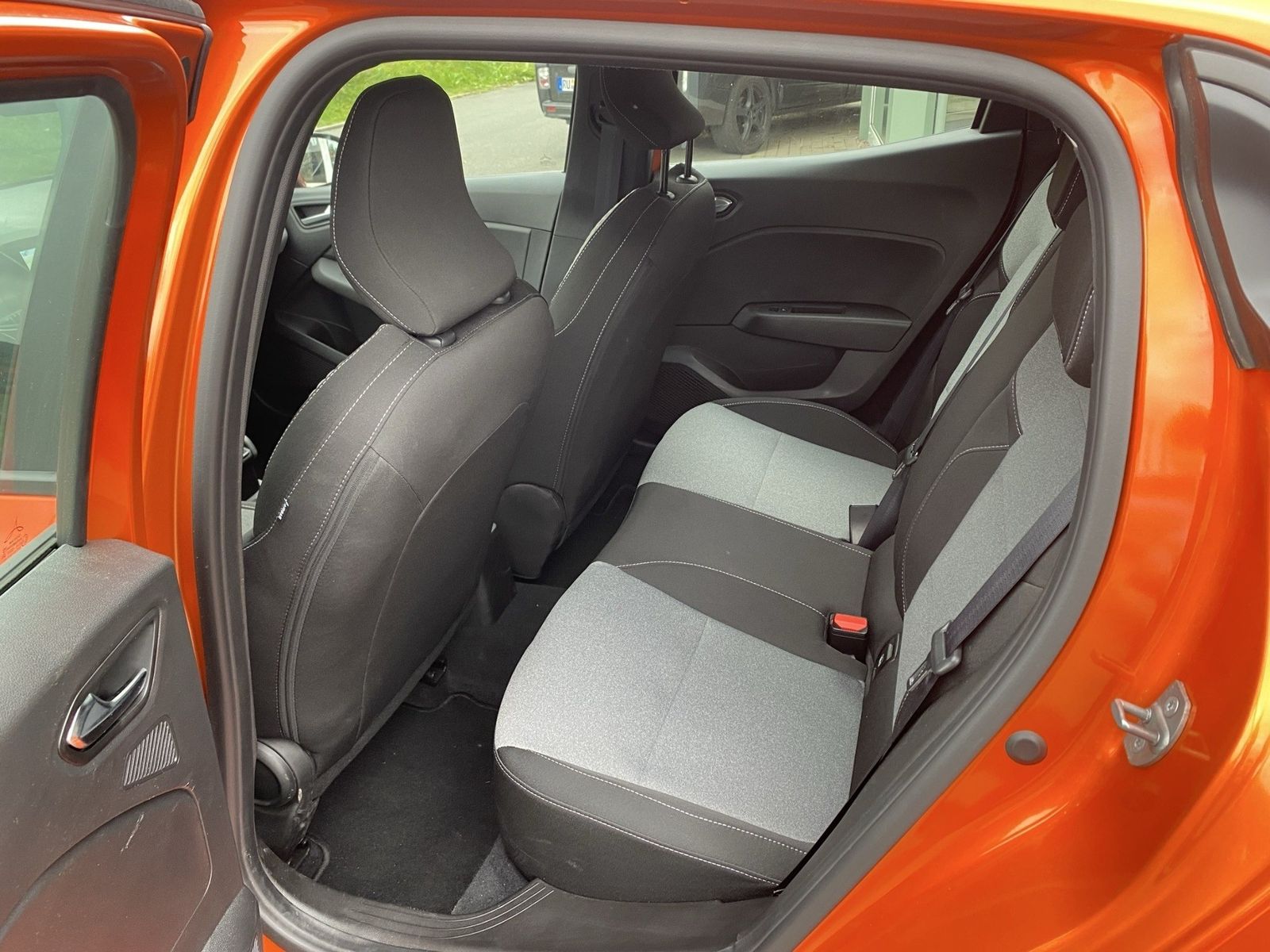 Renault Clio - Bild 10