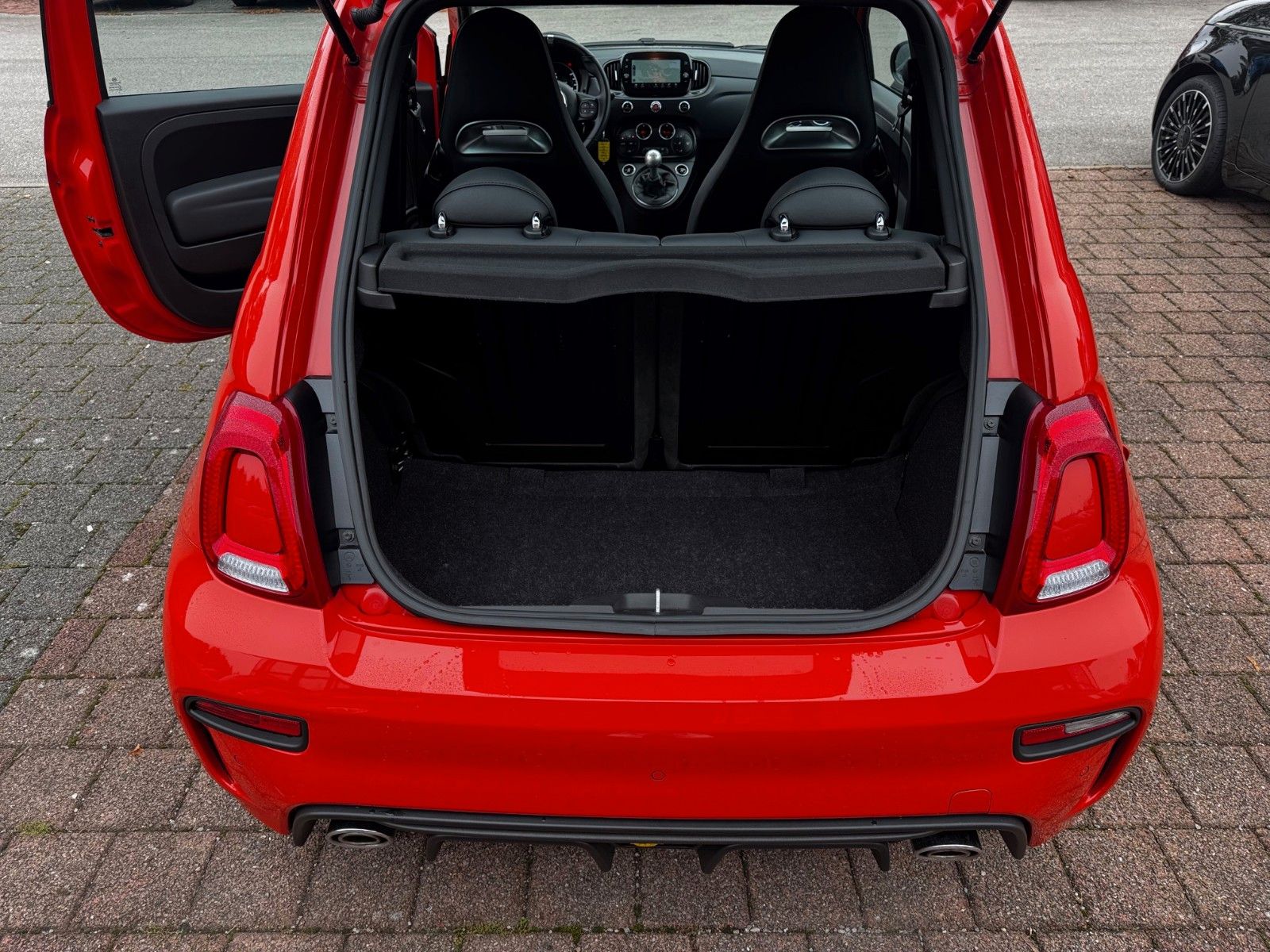 Fahrzeugabbildung Abarth 595 TURISMO 1.4 T-JET 165PS NAVI KLIMA