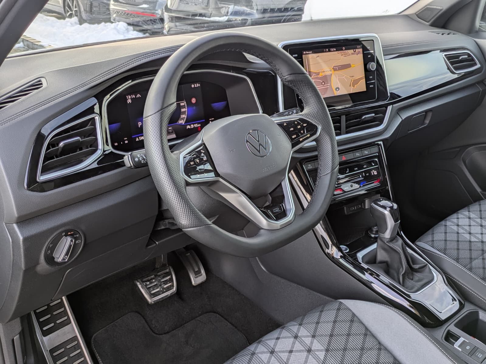 Fahrzeugabbildung Volkswagen T-Roc 2.0 TDI R-Line DSG 19"MATRIX*ACC*KAM*NAVI