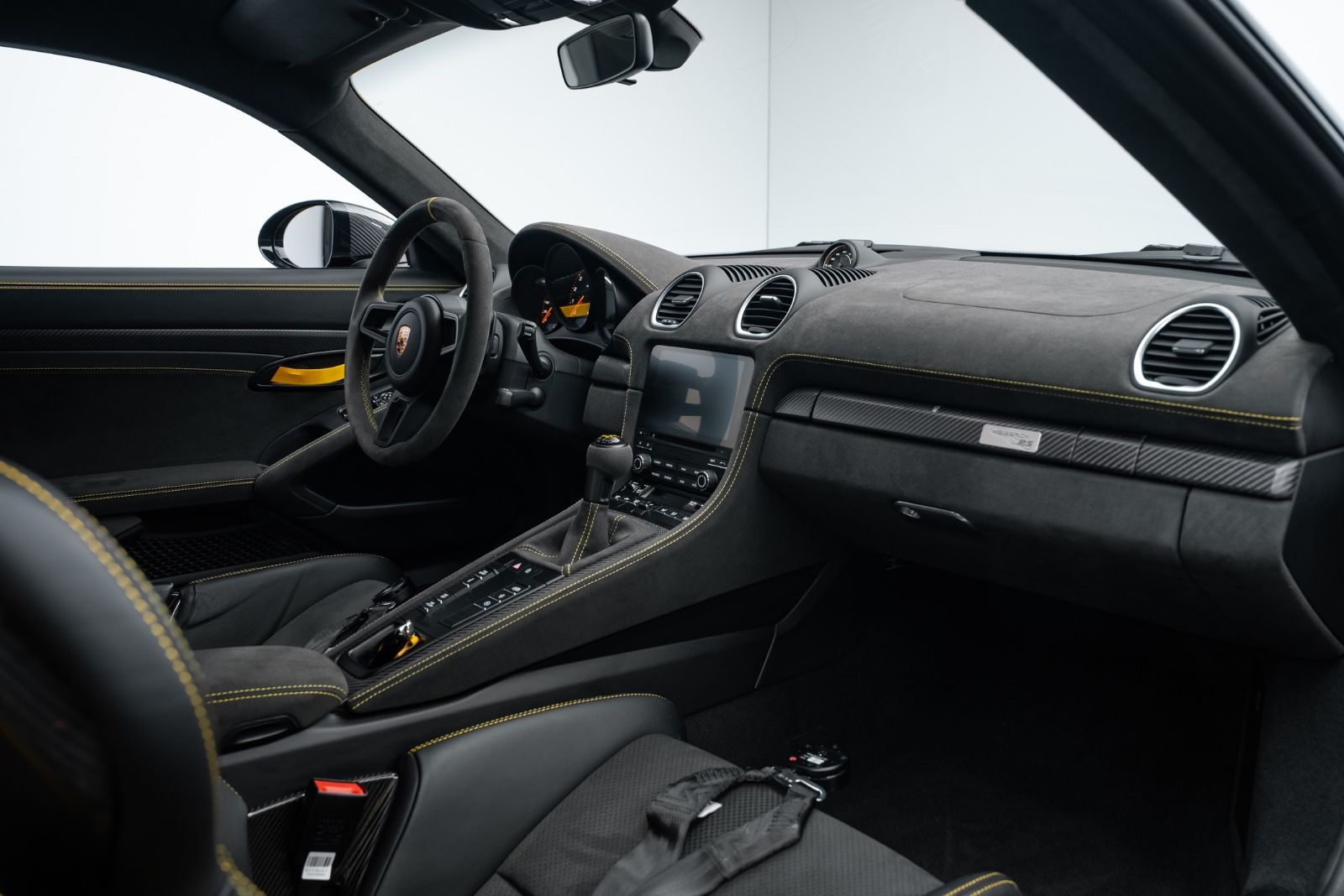 Fahrzeugabbildung Porsche 718 Cayman GT4 RS WEISSACH/PCCB/LIFT/CARBON