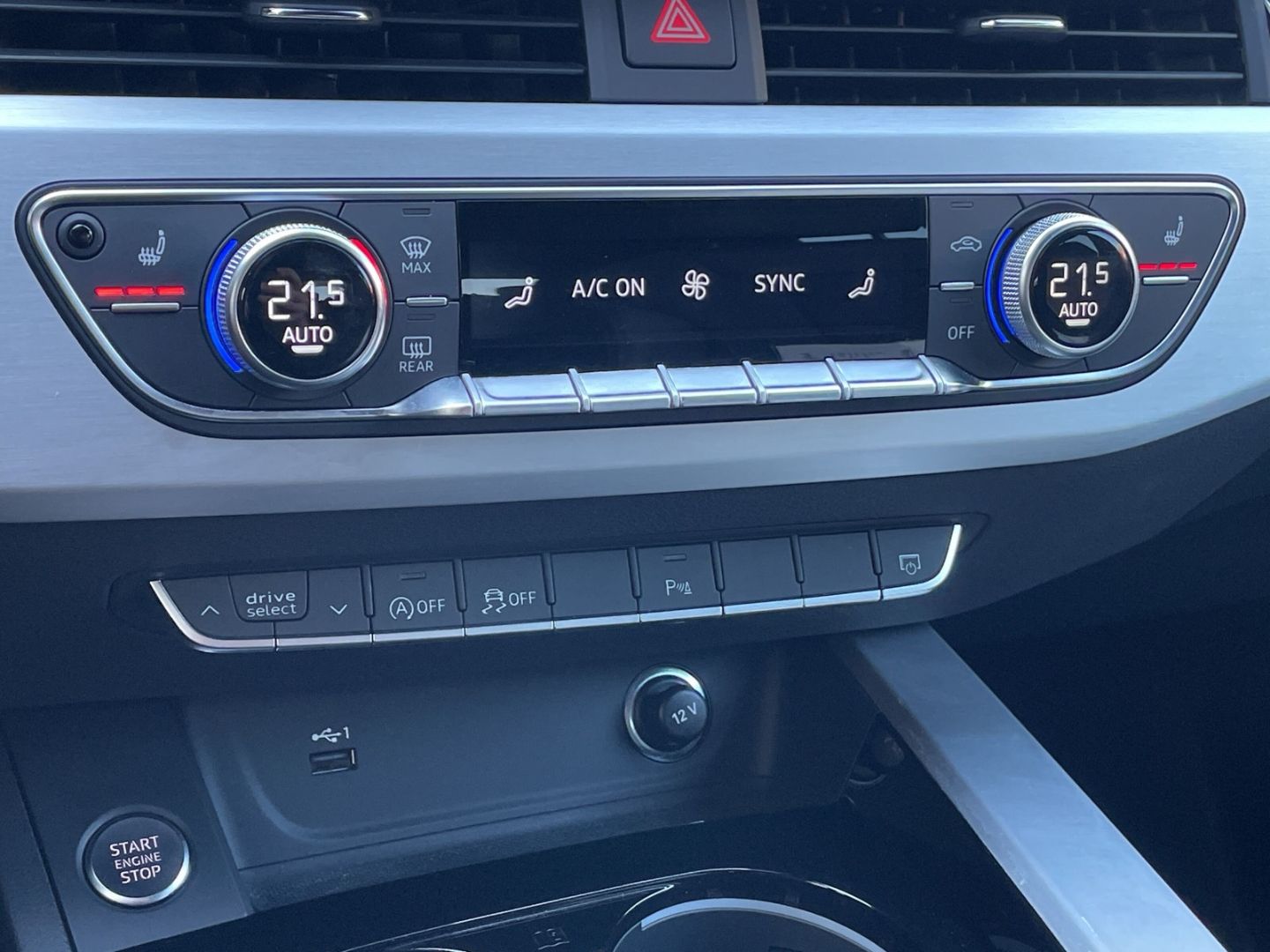 A4 40 TFSI Avant S line quattro Matrix/AHK/Pano/