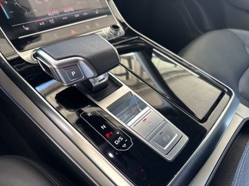 Audi Q8 - 10
