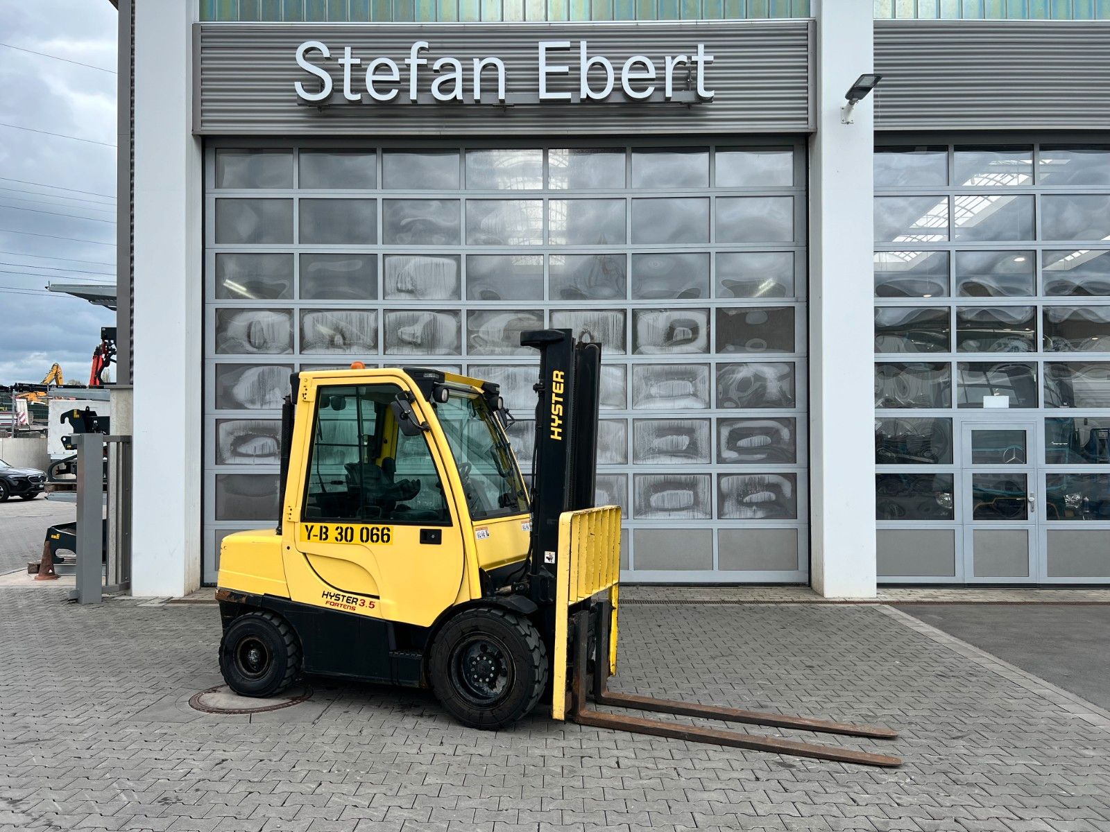 Fahrzeugabbildung Hyster H3.5 FT / Seitenschieber / HH:3,6m / nur 3.510h
