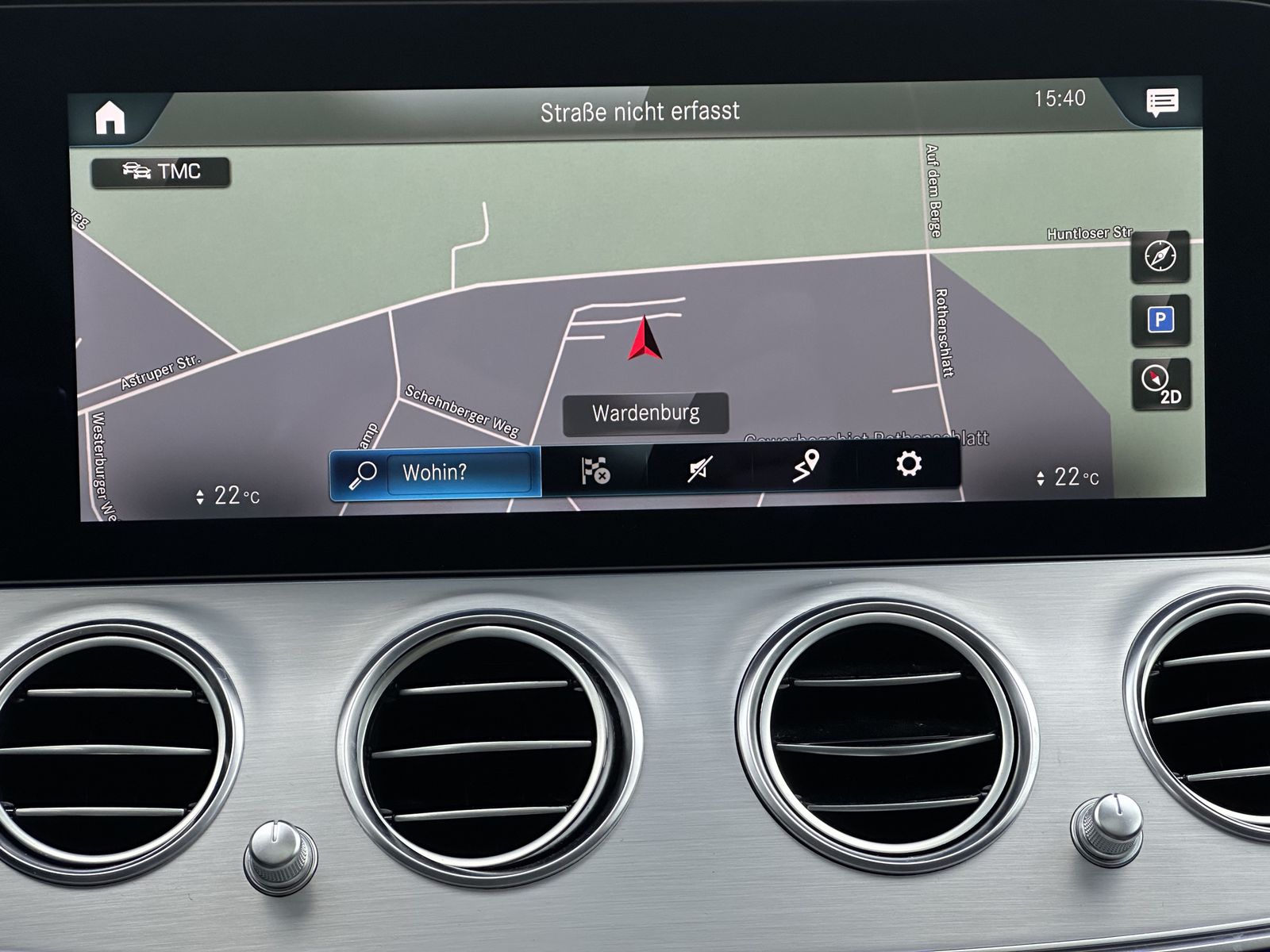 Fahrzeugabbildung Mercedes-Benz E 220d T Avantgarde NAV+LED+AHK+PANO+WIDESCREEN