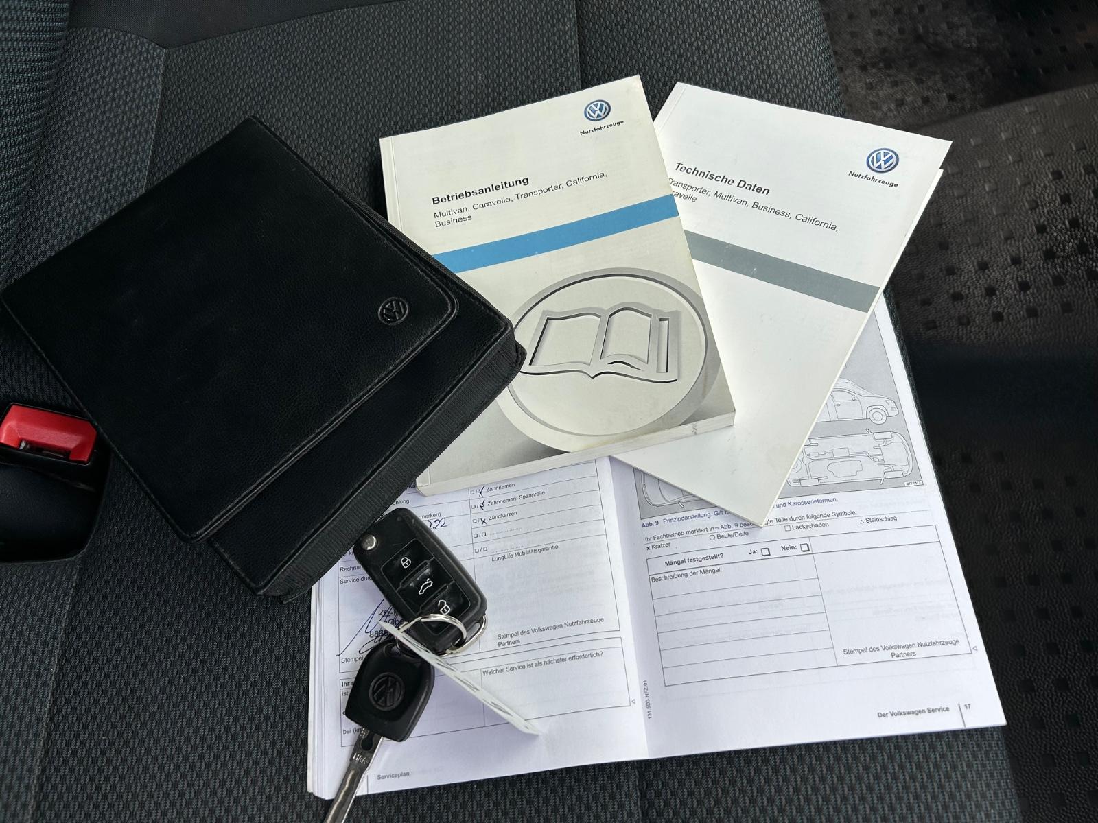 Volkswagen Transporter 2012 — photo 13