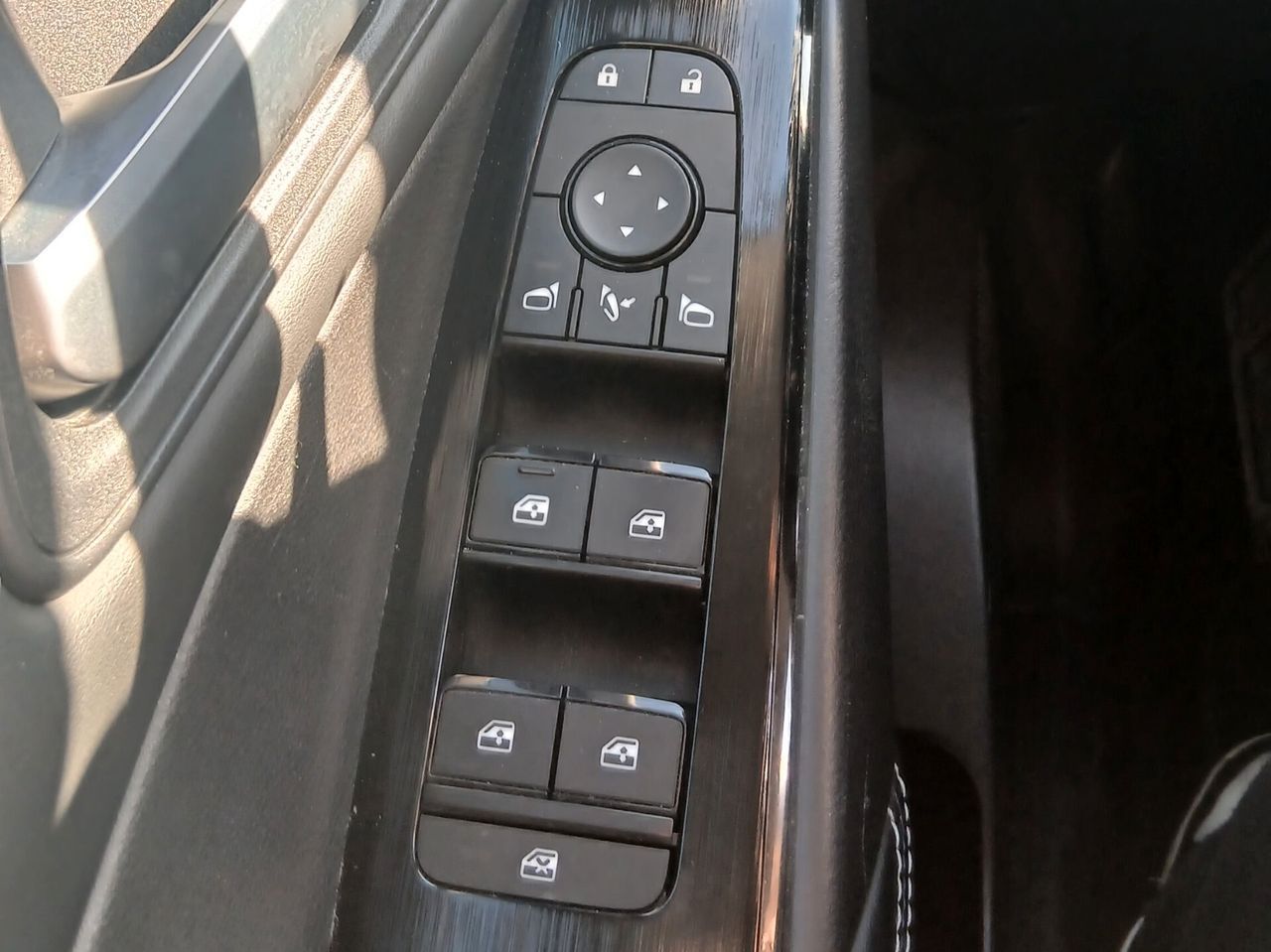 Nissan Qashqai MHEV 158 CV Xtronic Business imagem 3