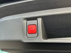 Fahrzeugabbildung Opel Astra L ST 1.2 Business Elegance Autom. LED ACC