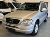 Mercedes-Benz ML 320/Ahk. - Mercedes-Benz ML 320 mit Benzin-Antrieb