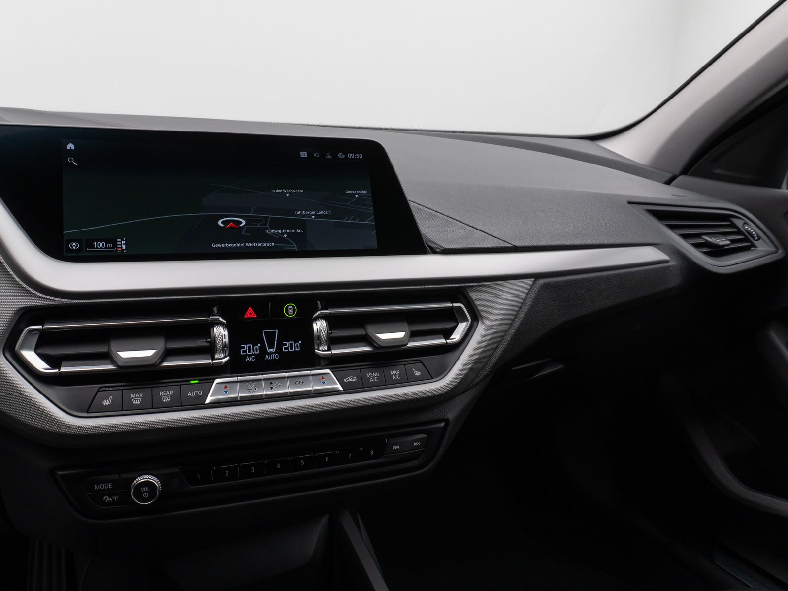 Fahrzeugabbildung BMW 118i PDC DAB CockPitPro AHKFernlichtassistent