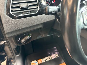 Volkswagen Golf *ACC*NAV*PDC*SitzHZ*2-ZONEN*ALCANTARA*AHK*