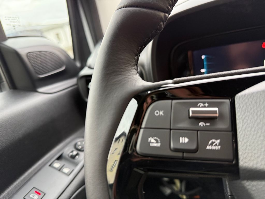 Fahrzeugabbildung Citroën Berlingo 1.5 Diesel 100 M XTR *Sofort verfügbar