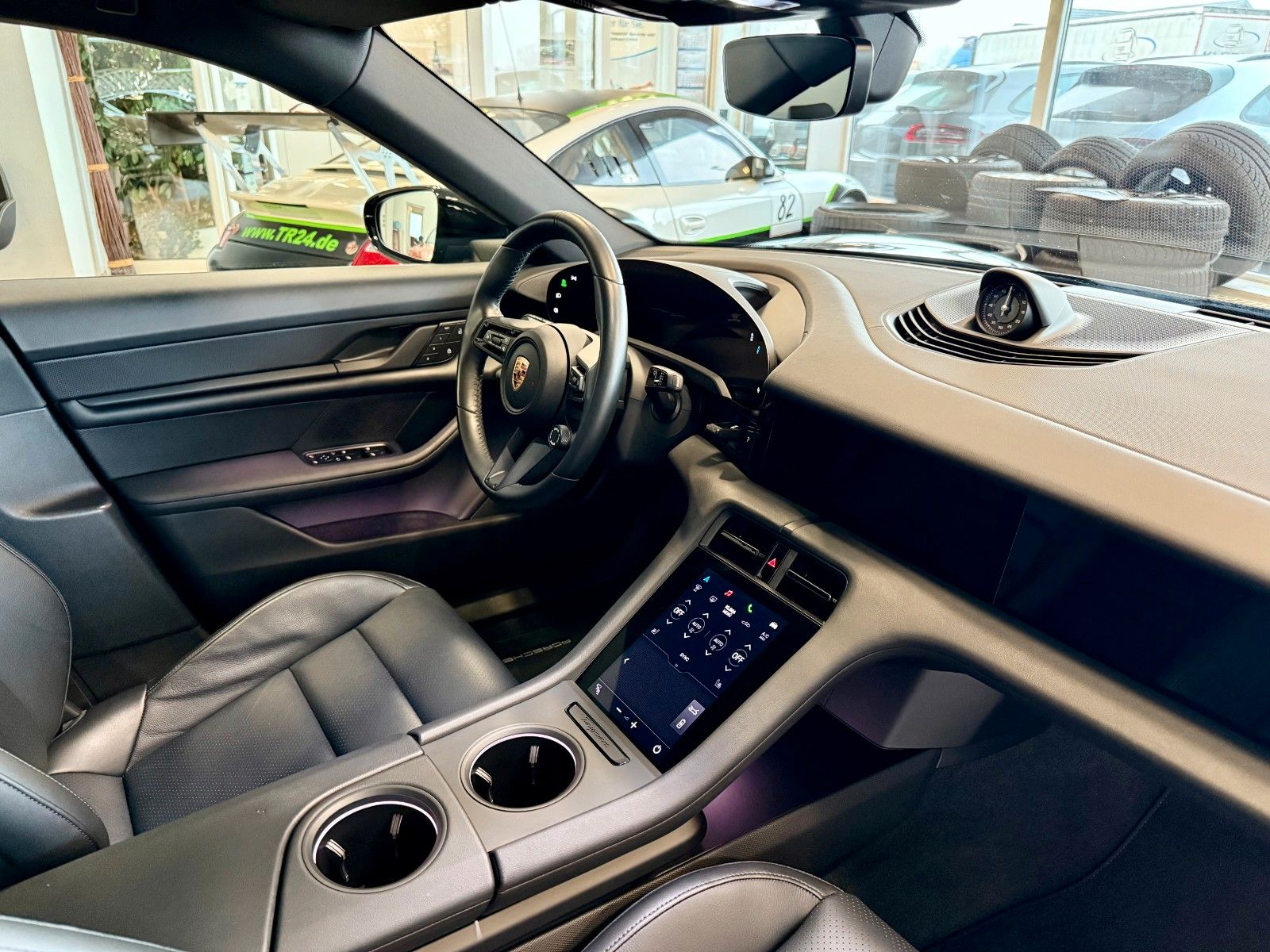 Fahrzeugabbildung Porsche Taycan Performance Panorama/SportChrono/WP