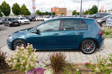 Volkswagen Golf - 6