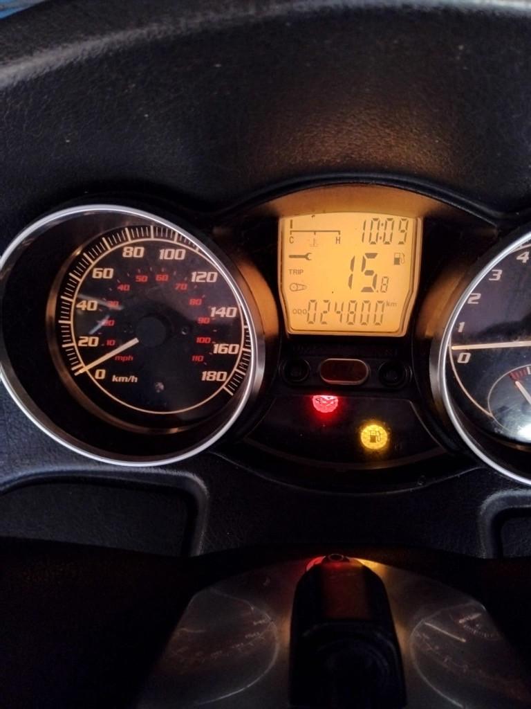 Piaggio MP3 2009 — вигляд ззаду