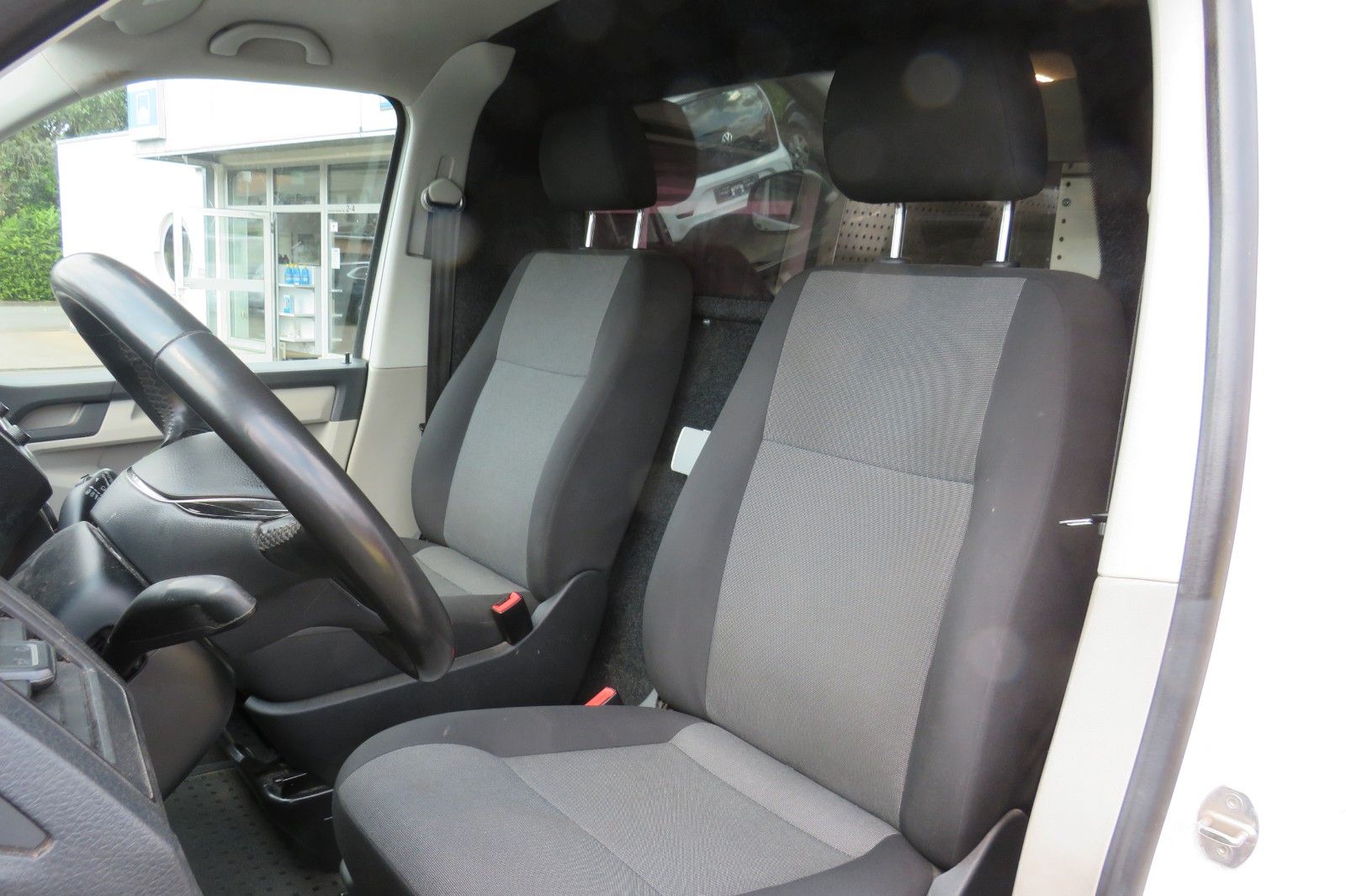 Fahrzeugabbildung Volkswagen T6 Transporter Kasten lang 4Motion