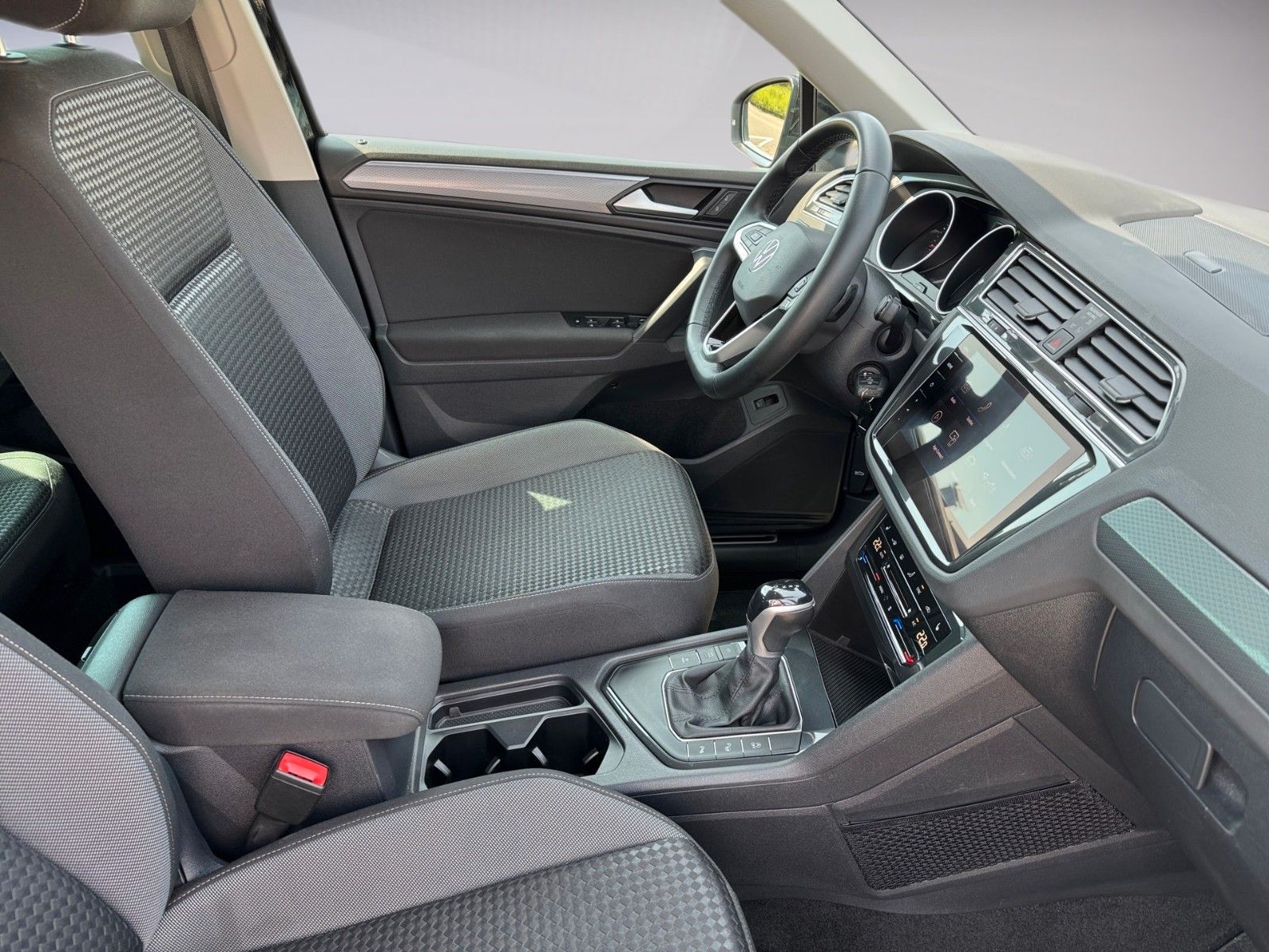Fahrzeugabbildung Volkswagen Tiguan Life ACTIVE 1.5 TSI