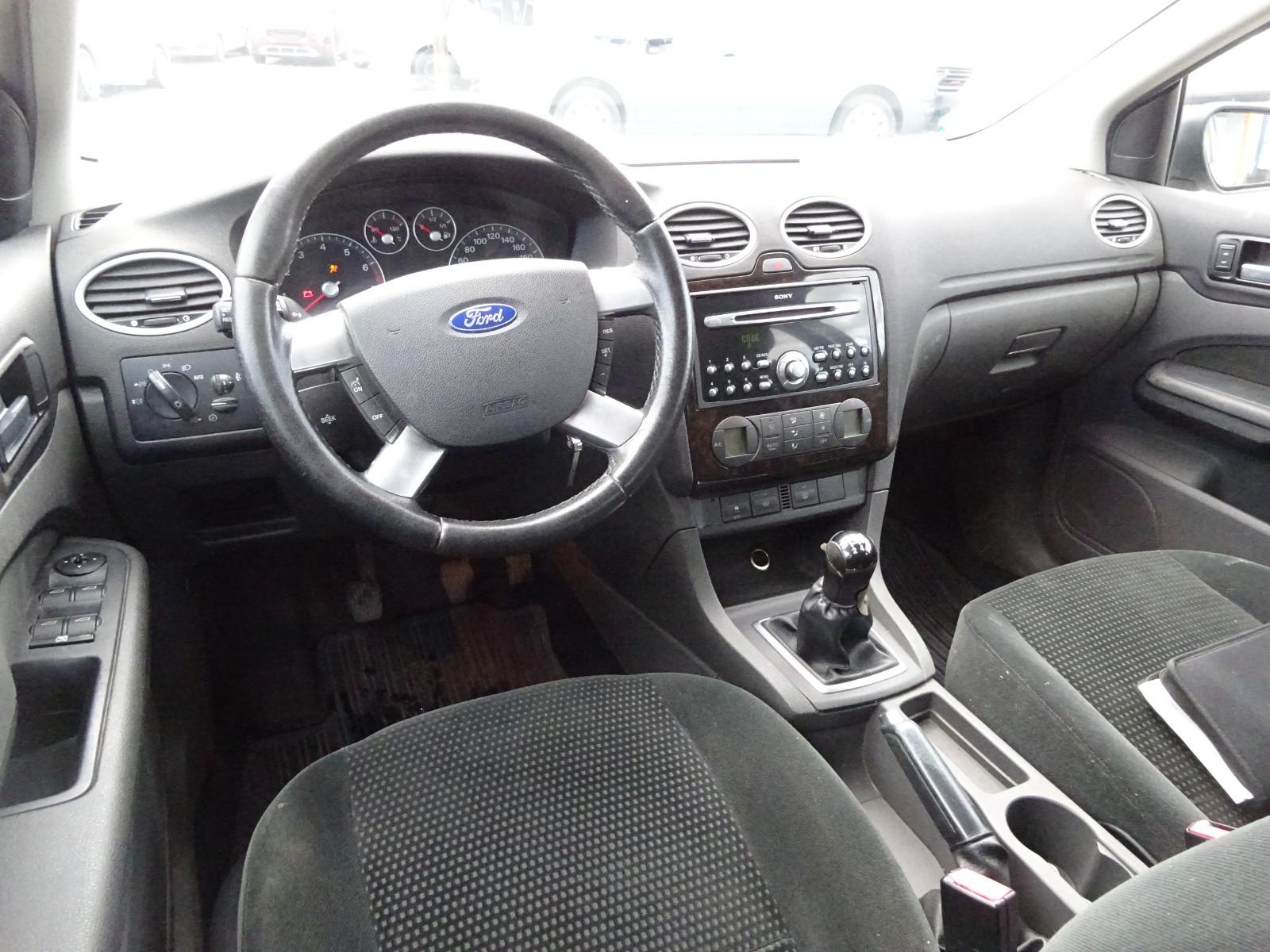 Ford Focus 2005 — photo 9