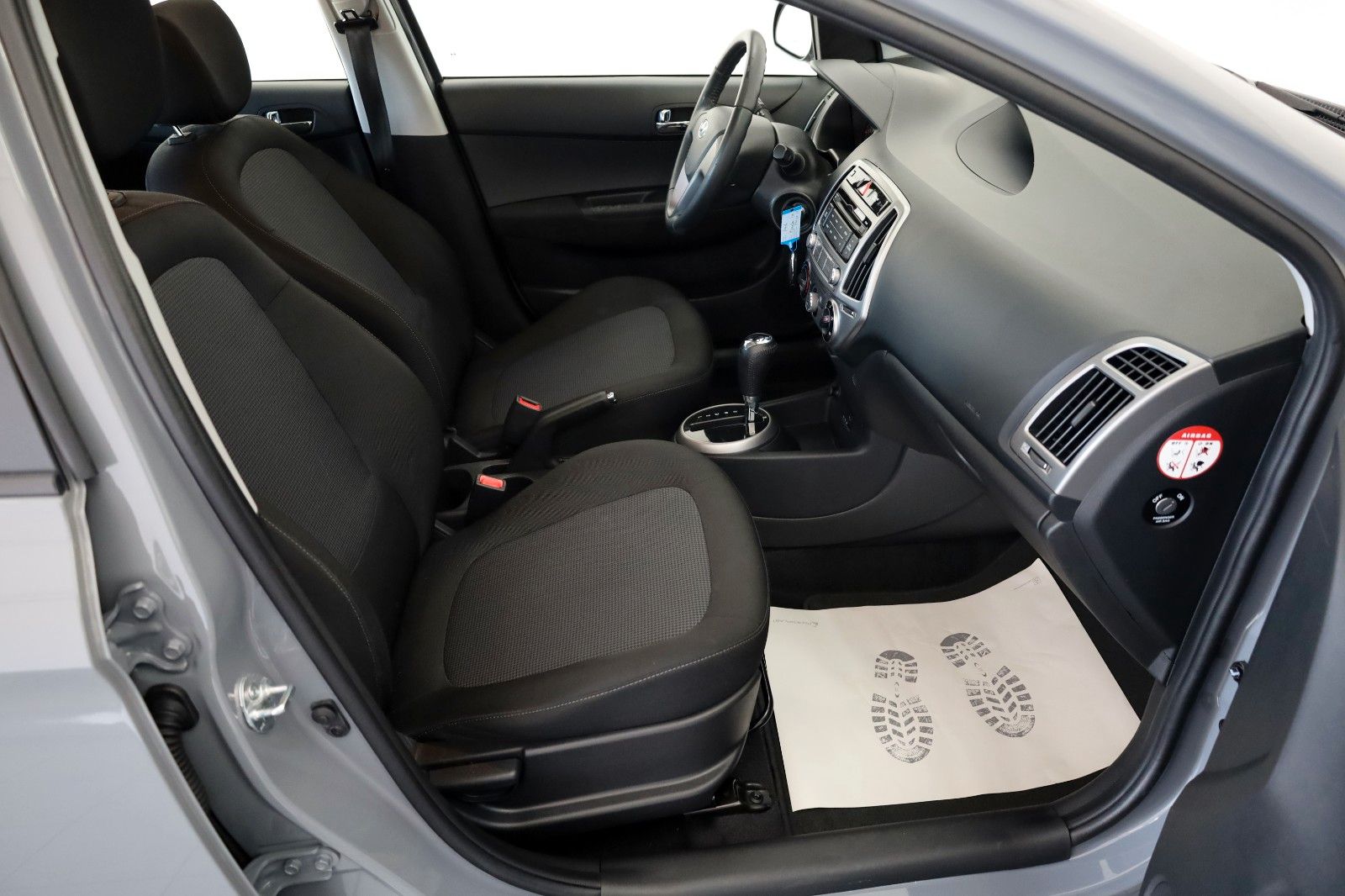 Fahrzeugabbildung Hyundai i20 1.4 Automatik ,Aluräder