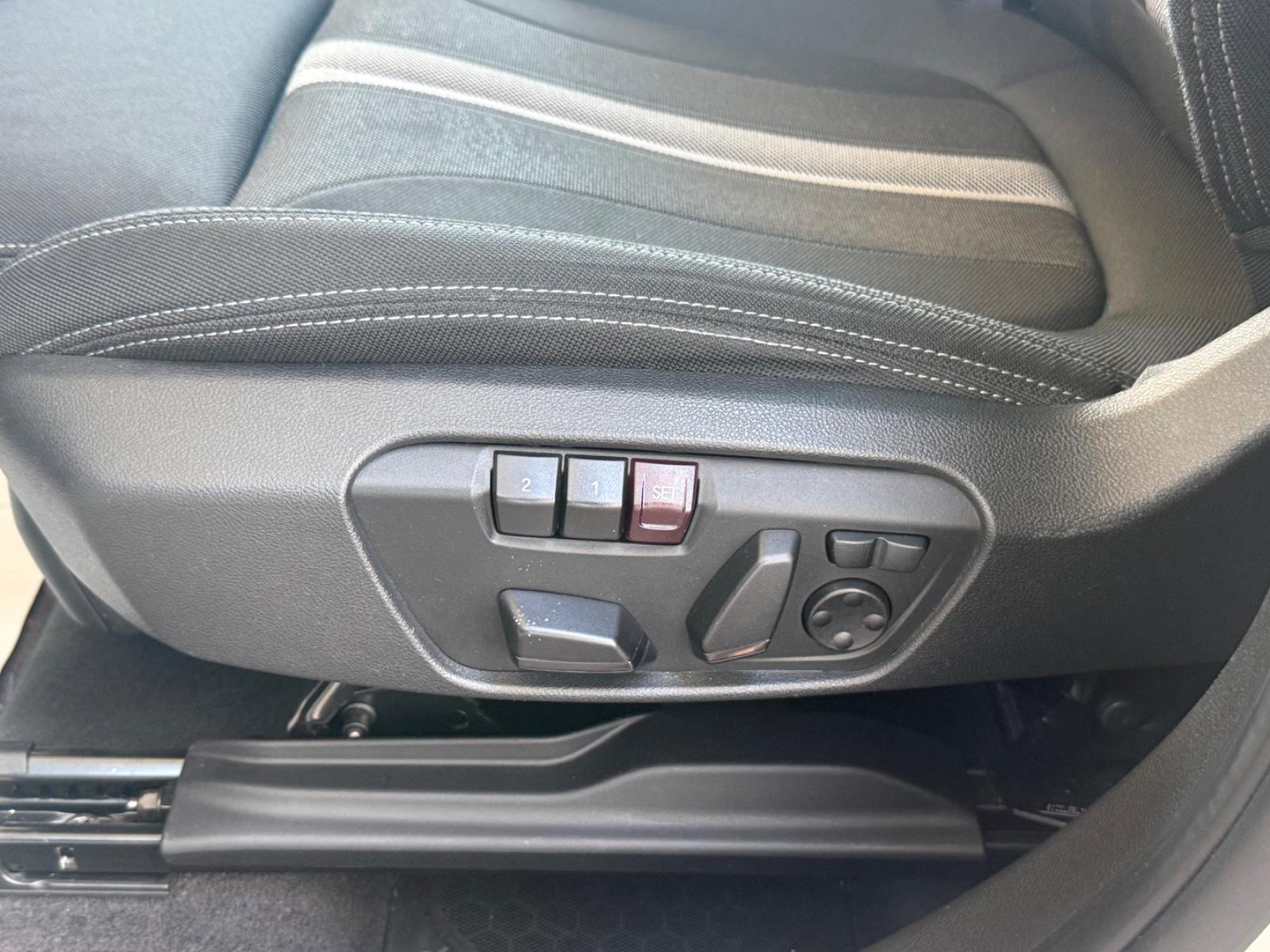 BMW X1 xDrive 20i Panorama / Head up / Kamera