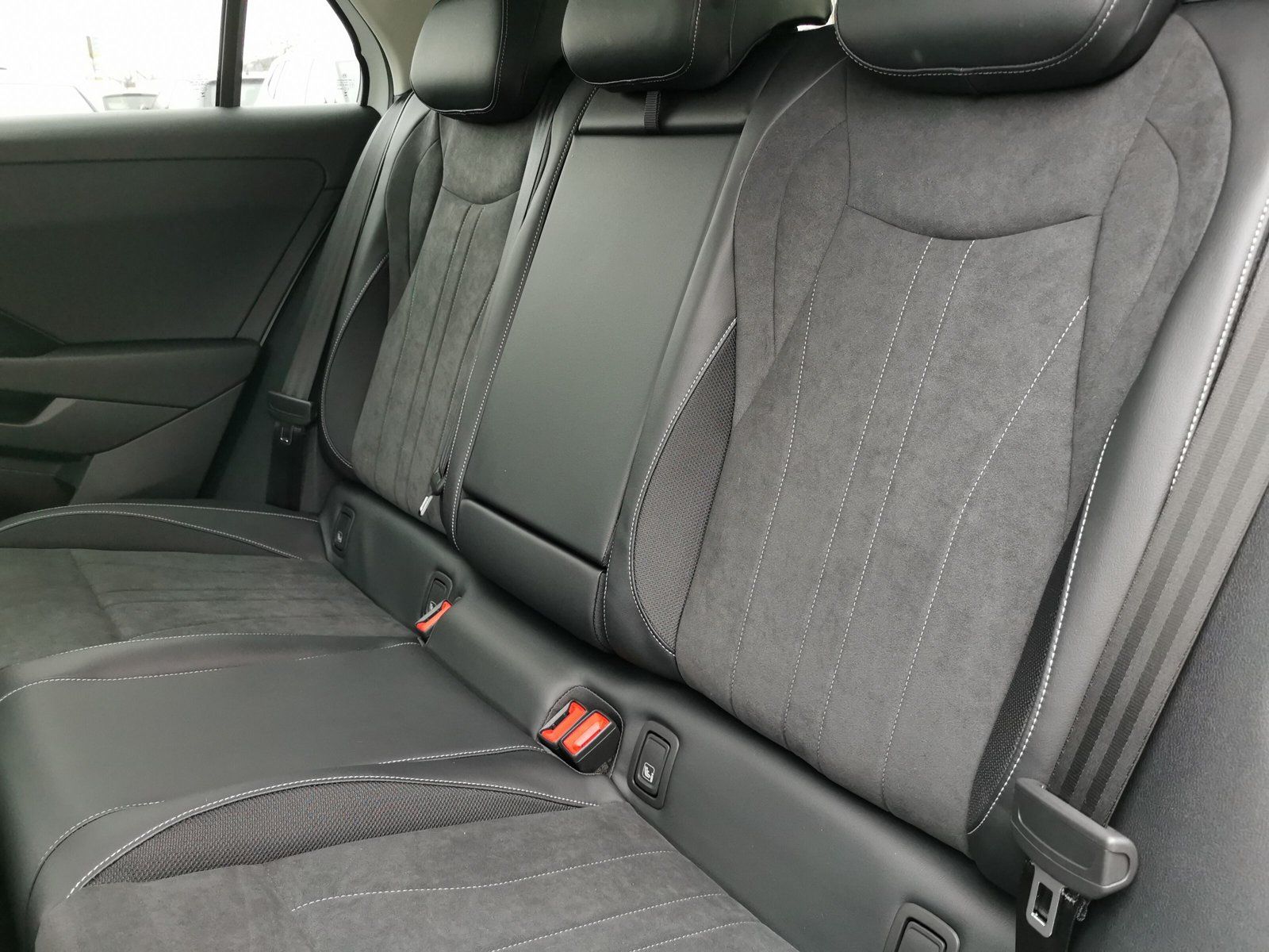 Volkswagen T-Roc - Bild 13