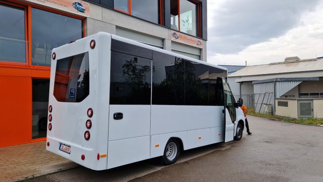 Mercedes-Benz 30 Sitzer Schulbus Transferbus 515/517/519