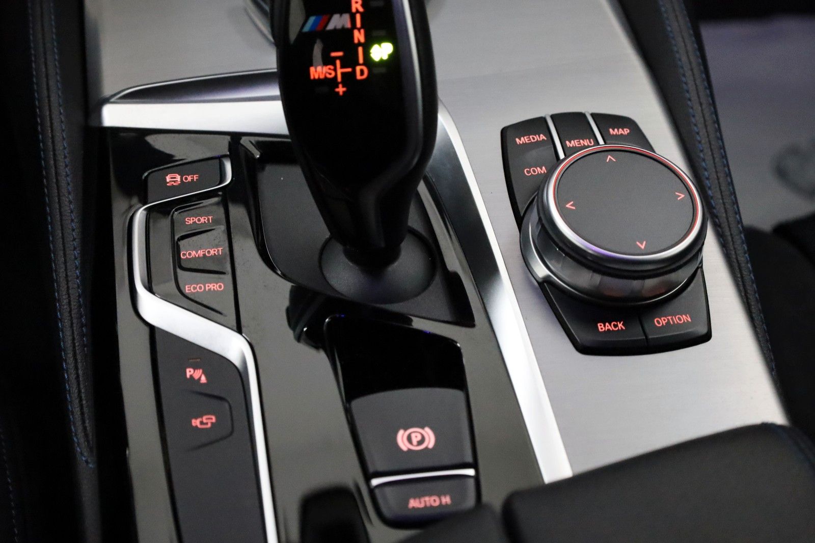 Fahrzeugabbildung BMW 530 d M Sport Lim,Navi,LED,SH,HUD,360°Kamera,ACC