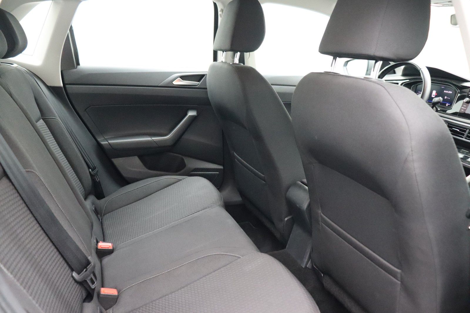 Fahrzeugabbildung Volkswagen Polo VI 1.0 Comfortline NAVI PDC TEMPO