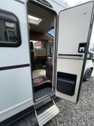 Bürstner SFT 7.0 SIGNATURE  Automatik 180PS AHK