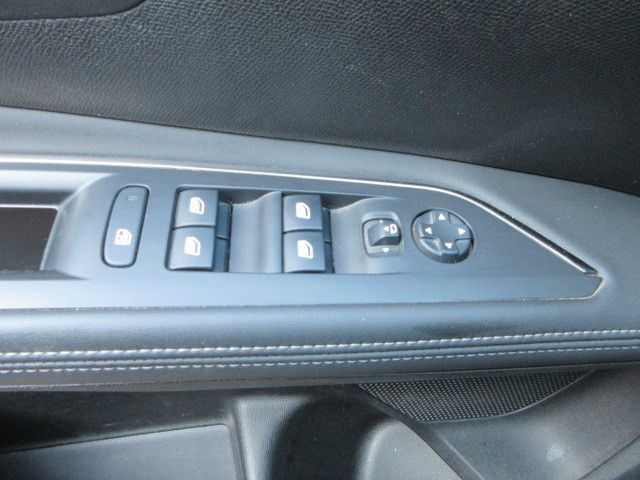 Fahrzeugabbildung Peugeot 5008 Allure Business 1.5D LED/NAVI/PDC/360°/DAB