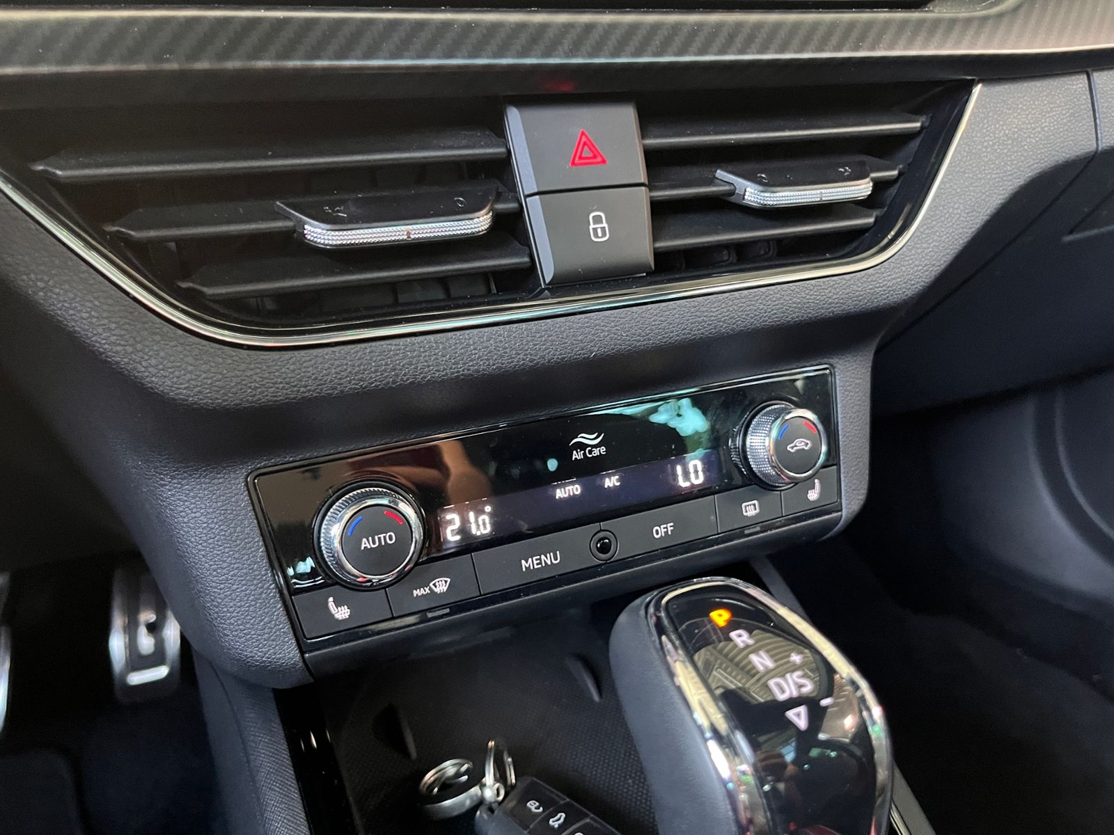 Fahrzeugabbildung SKODA Kamiq Monte Carlo PANO LED NAVI ALU
