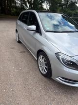 Mercedes-Benz B 200 CDI BlueEFFICIENCY - Panorama AHK - Mercedes-Benz B 200 Gebrauchtwagen in Hamburg