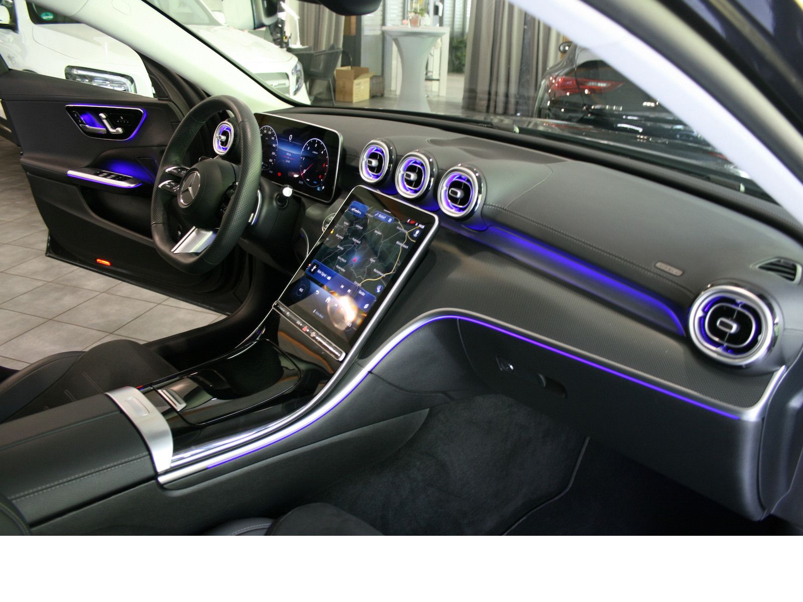 Fahrzeugabbildung Mercedes-Benz C 200 d AMG Plus *AHK*Pano-Dach*Night*Memory