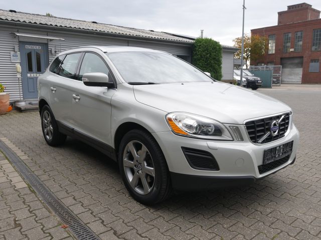 Volvo XC60 Summum 2WD Leder Navi Panorama Bi-Xenon