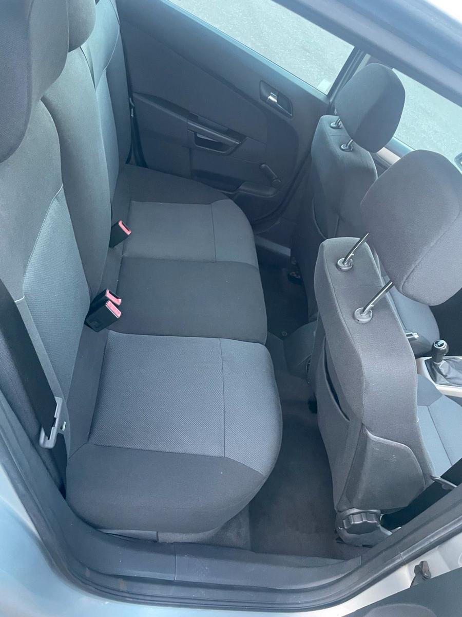 Opel Astra 2006 — photo 6